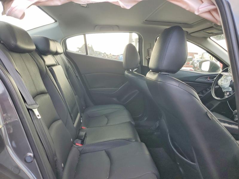 Снимка 10 от търг – 2018 MAZDA 3 с VIN 3MZBN1W33JM230077