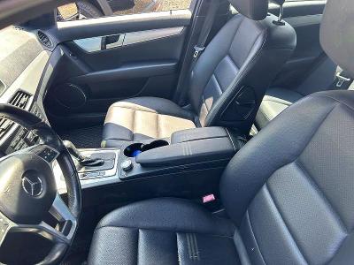 Photo 7 from auction – 2013 MERCEDES-BENZ C with VIN WDDGF8ABXDR259999