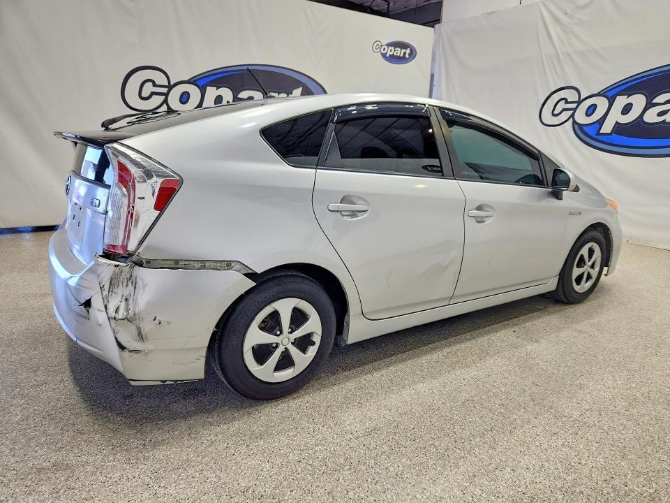 Photo 3 from auction – 2015 TOYOTA PRIUS with VIN JTDKN3DU1F0427477