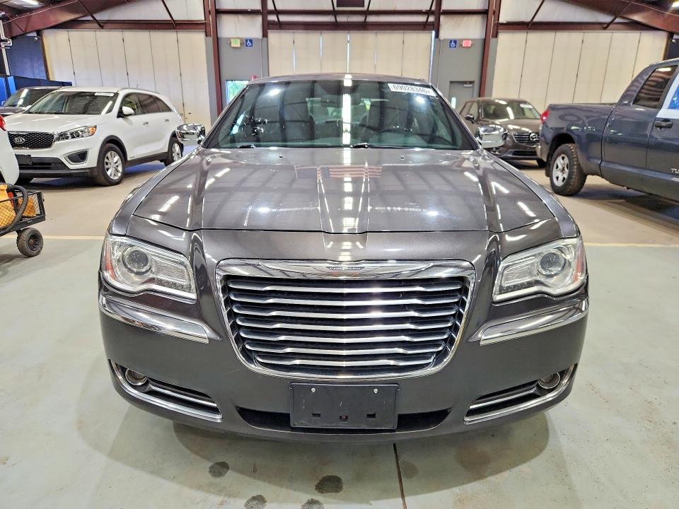 Photo 5 from auction – 2014 CHRYSLER 300C with VIN 2C3CCAKG2EH120541