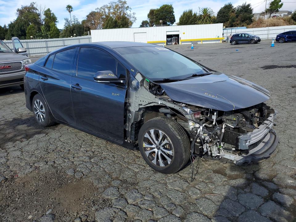 Снимка 4 от търг – 2020 TOYOTA PRIUS PRIME с VIN JTDKARFP2L3133165