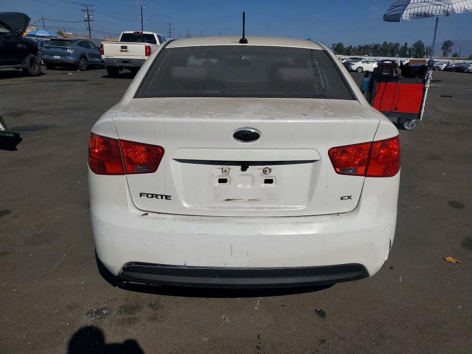 Photo 6 from auction – 2013 KIA FORTE with VIN KNAFU4A25D5694860
