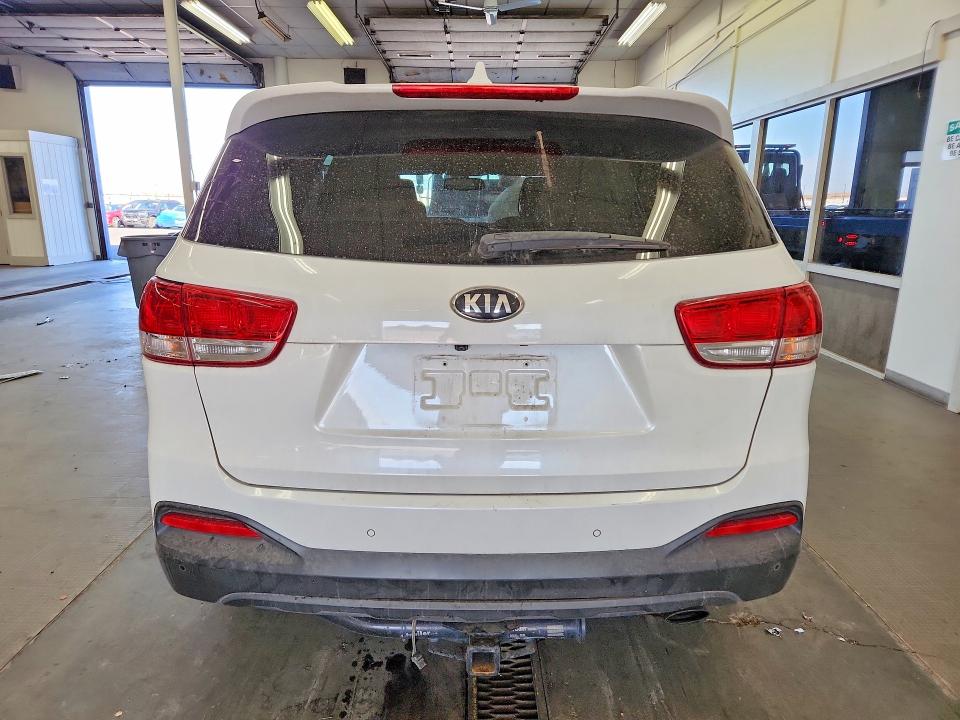 Photo 6 from auction – 2016 KIA SORENTO with VIN 5XYPGDA30GG059211