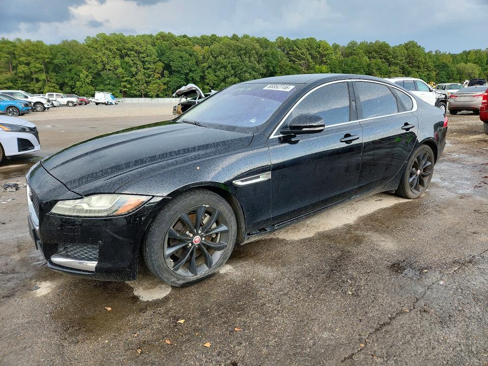 JAGUAR XF 2017 مع رقم تعريف المركبة SAJBD4BN8HCY32324 - صورة من المزاد