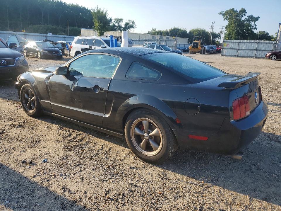 Photo 2 from auction – 2005 FORD MUSTANG with VIN 1ZVHT80N955259632