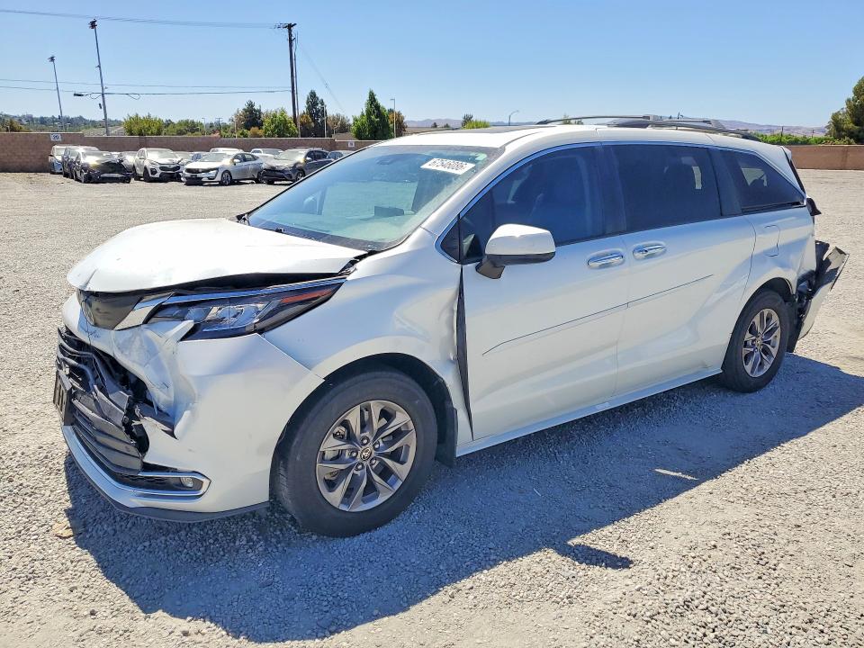 Photo 1 from auction – 2022 TOYOTA SIENNA with VIN 5TDYRKEC2NS092398
