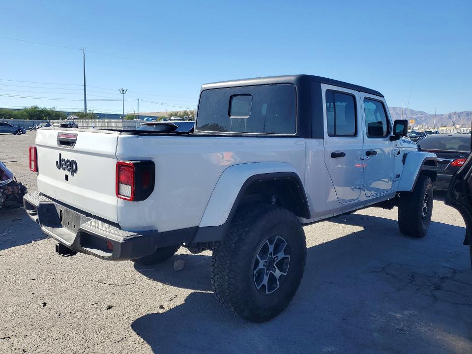 Photo 3 from auction – 2022 JEEP GLADIATOR with VIN 1C6HJTAG1NL114972
