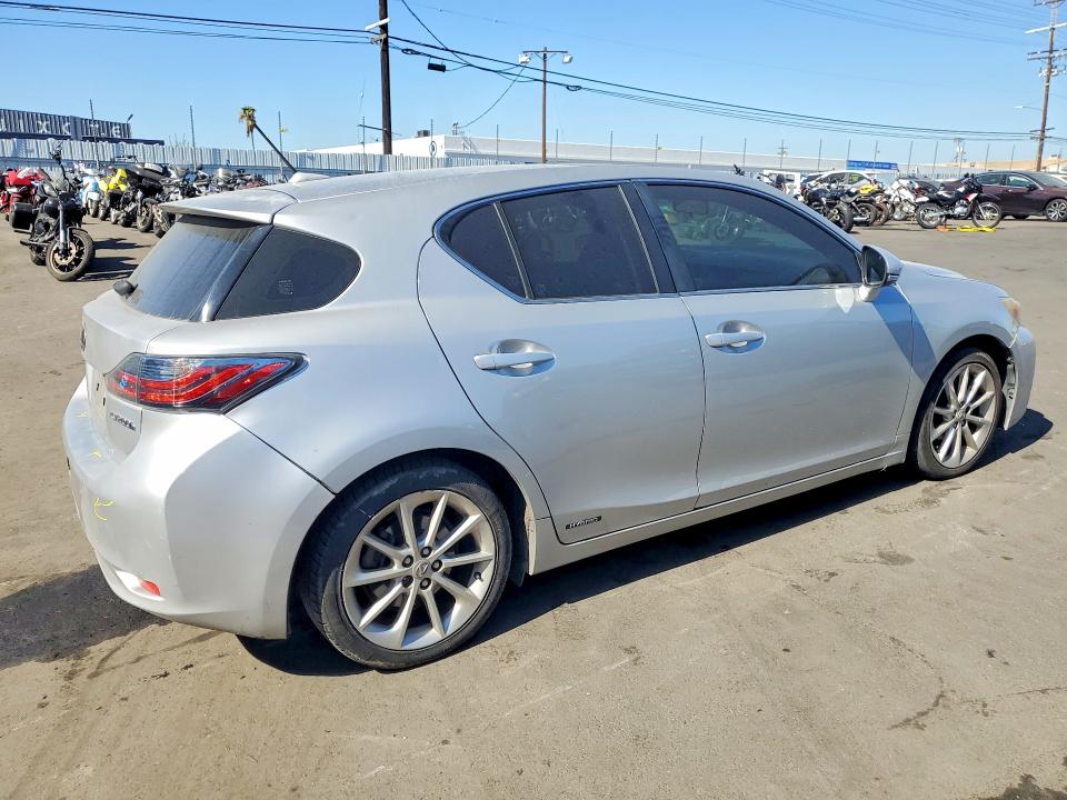 Photo 3 from auction – 2011 LEXUS CT with VIN JTHKD5BH3B2038888