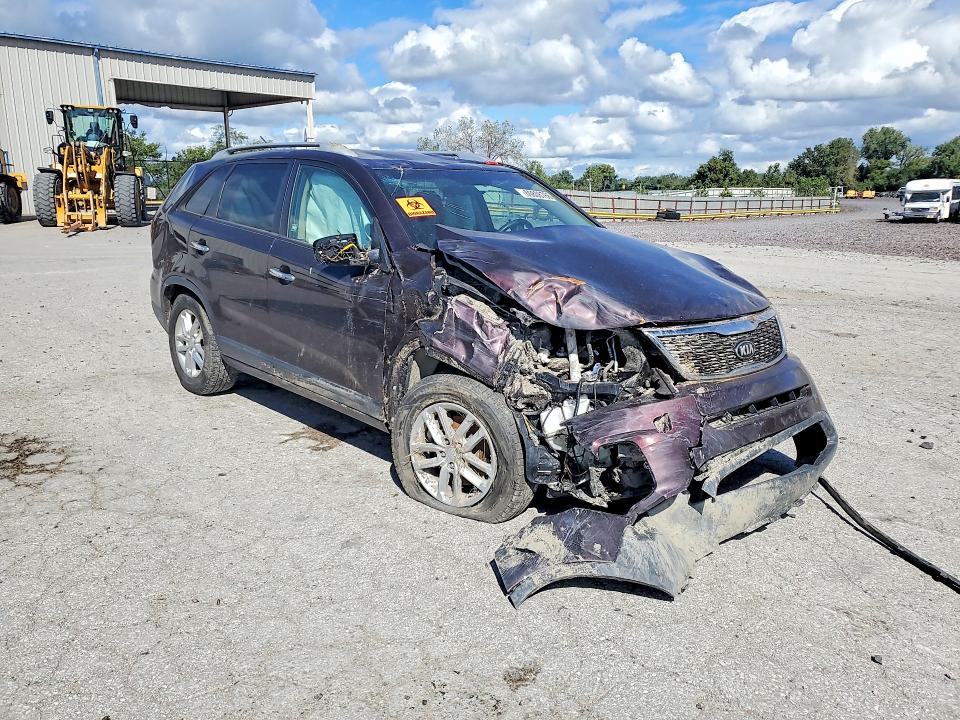 Foto 4 de la subasta – 2015 KIA SORENTO con VIN 5XYKT4A73FG586215