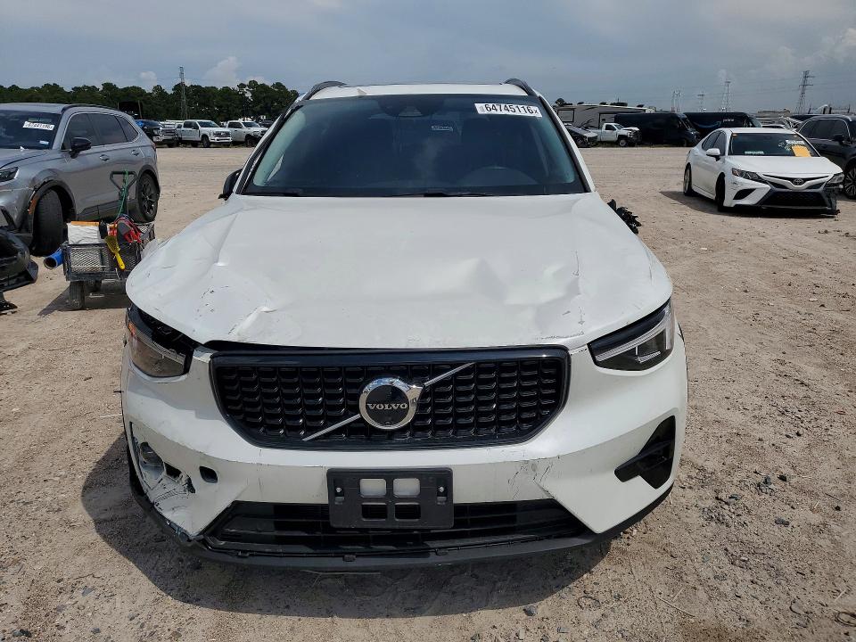 Photo 5 from auction – 2026 VOLVO XC40 with VIN YV4L12UC6T2735551
