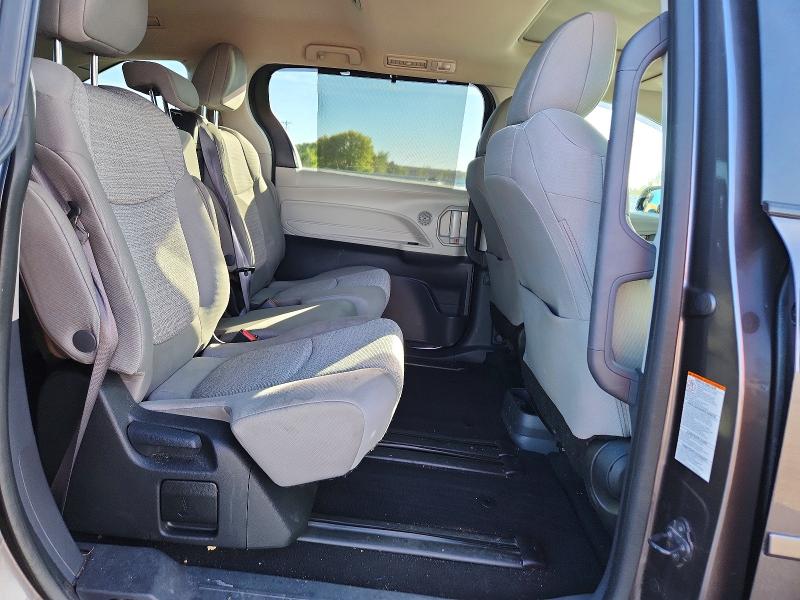 Снимка 11 от търг – 2023 TOYOTA SIENNA с VIN 5TDBSKFC4PS074674