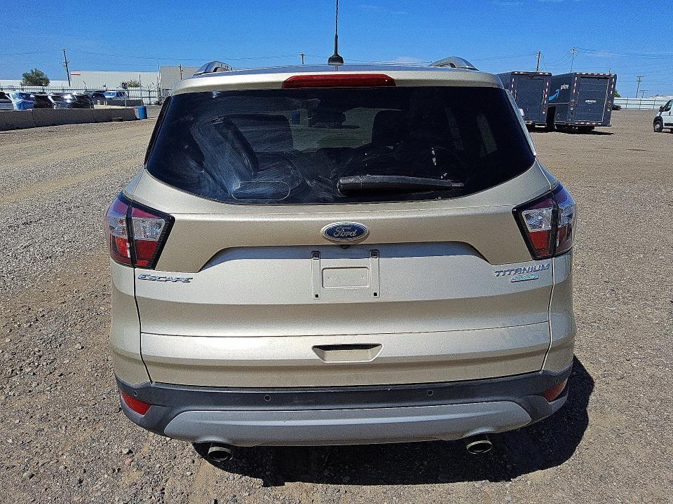 صورة رقم 6 من المزاد - 2017 FORD ESCAPE مع VIN 1FMCU0J95HUE97352