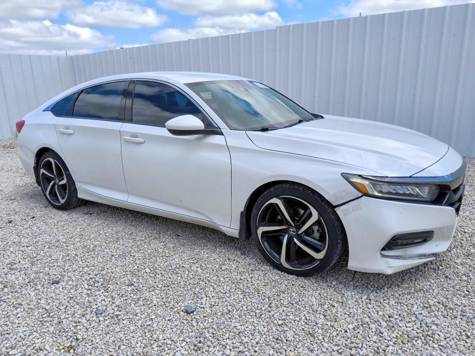 Снимка 4 от търг – 2018 HONDA ACCORD с VIN 1HGCV1F38JA234051