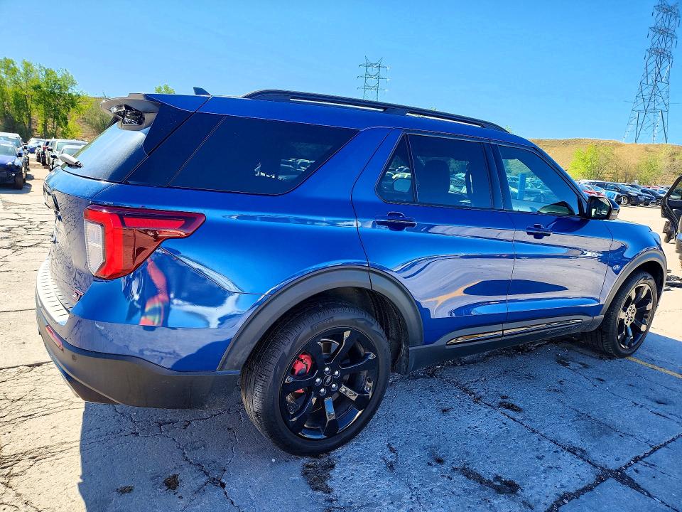 Photo 3 from auction – 2023 FORD EXPLORER with VIN 1FM5K8GC0PGA66169