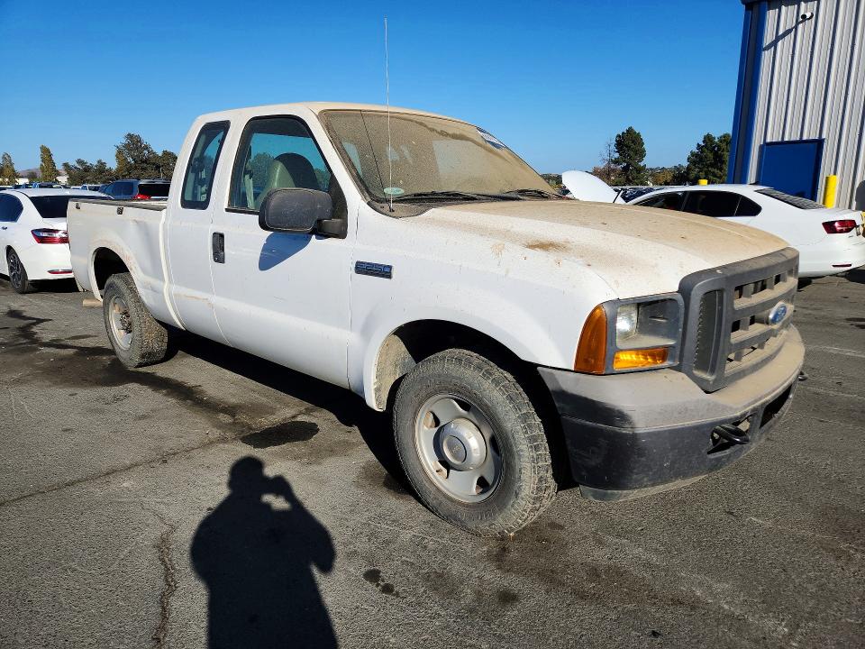 Photo 4 from auction – 2005 FORD F250 with VIN 1FTNX20515EC29287