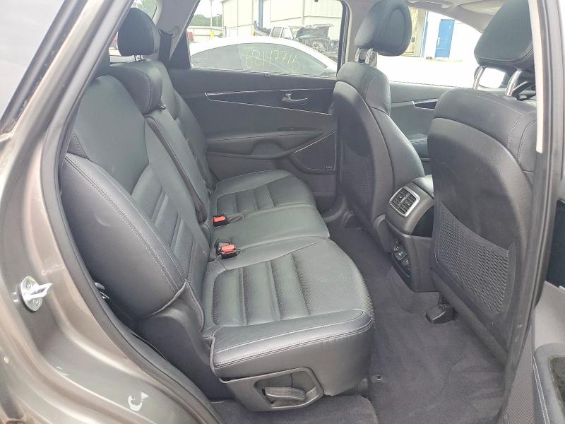 Photo 11 from auction – 2016 KIA SORENTO with VIN 5XYPKDA56GG086851