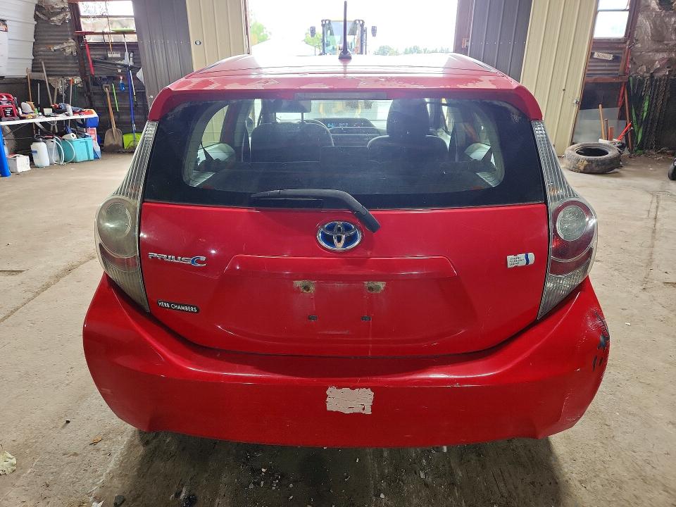 Photo 6 from auction – 2014 TOYOTA PRIUS C with VIN JTDKDTB31E1069304