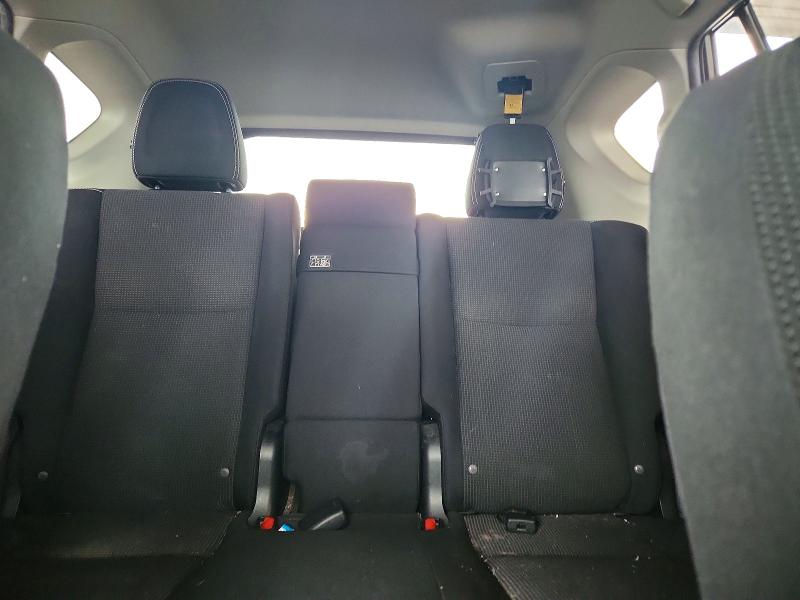Zdjęcie 10 z aukcji – 2016 TOYOTA RAV4 z VIN JTMRJREV1GD030754