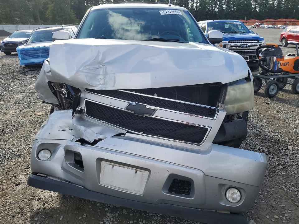 Photo 5 from auction – 2010 CHEVROLET SUBURBAN with VIN 1GNUKJE31AR273358