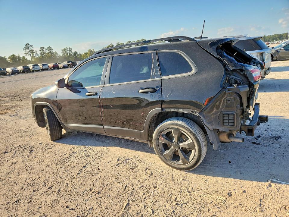 Photo 2 from auction – 2017 JEEP CHEROKEE with VIN 1C4PJLAS9HW617175
