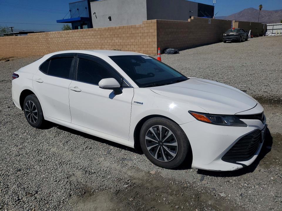 Photo 4 from auction – 2020 TOYOTA CAMRY with VIN 4T1C31AK0LU539947