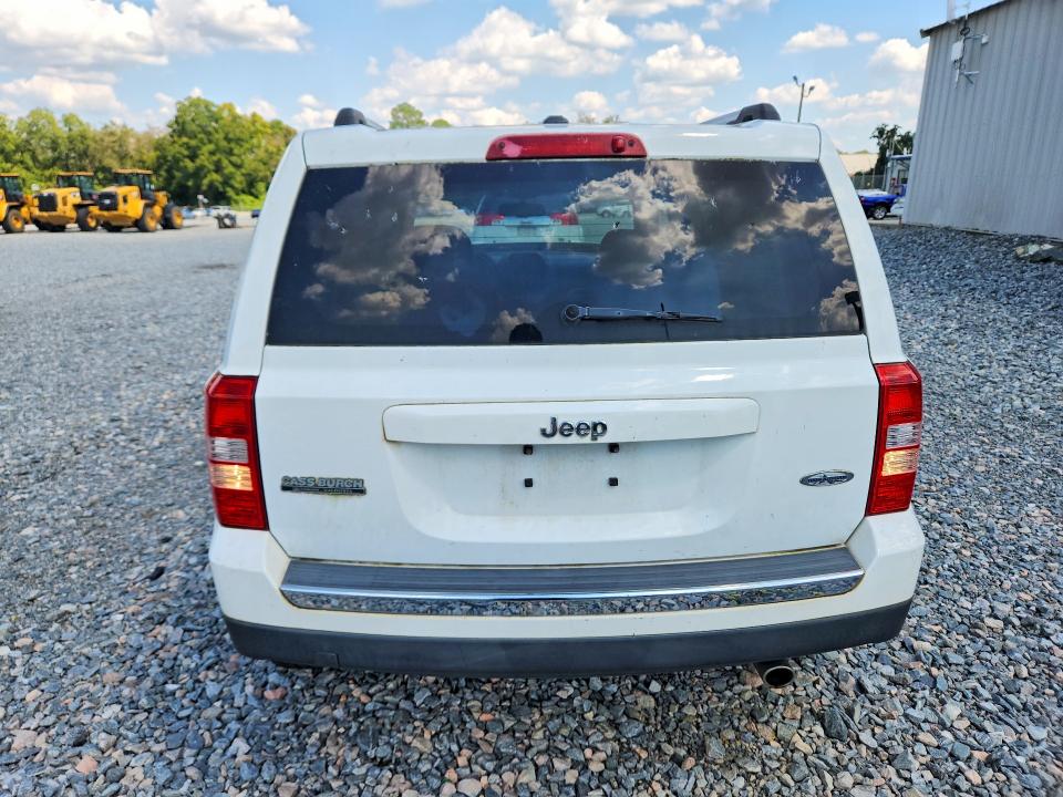 Снимка 6 от търг – 2016 JEEP PATRIOT с VIN 1C4NJPFA7GD787415