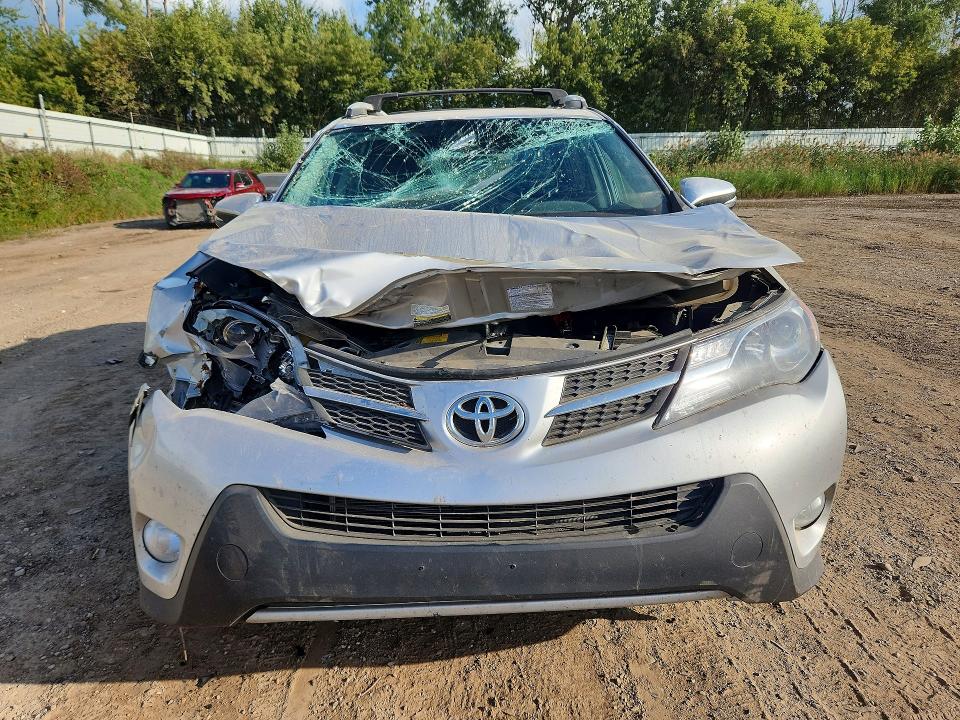 Photo 5 from auction – 2015 TOYOTA RAV4 with VIN 2T3RFREV6FW324475