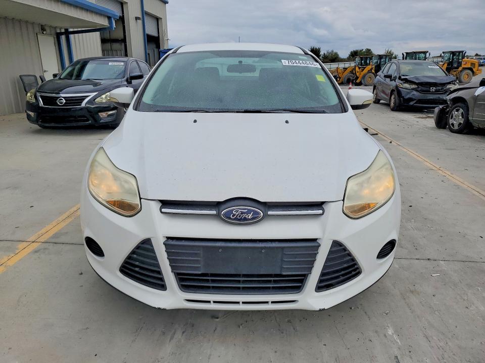 Foto 5 de la subasta – 2014 FORD FOCUS con VIN 1FADP3F25EL249493
