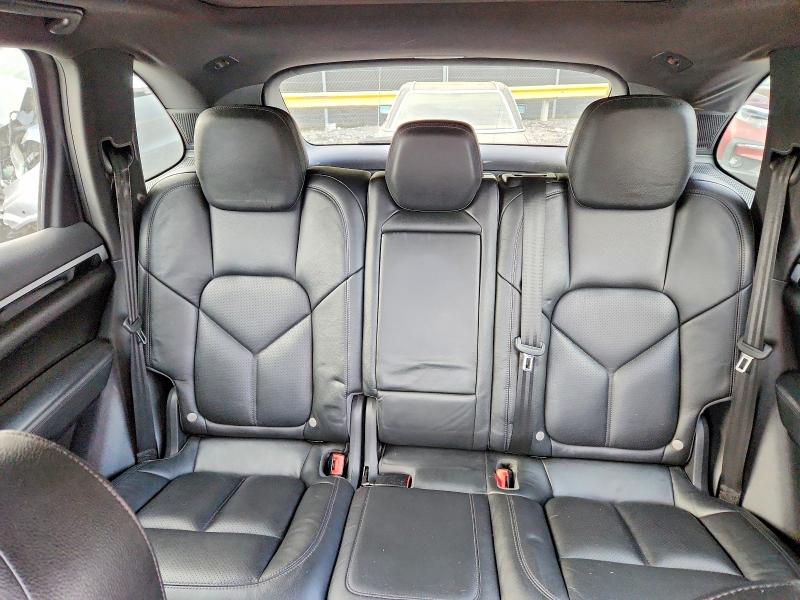 Photo 10 from auction – 2016 PORSCHE CAYENNE with VIN WP1AA2A25GLA11595