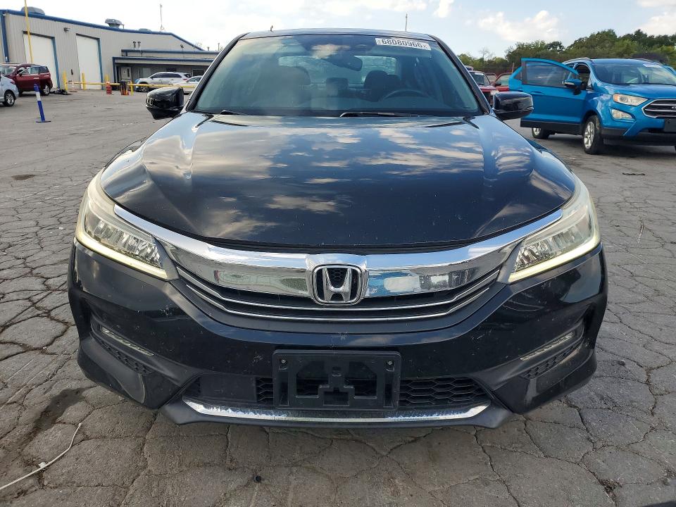 Photo 5 from auction – 2016 HONDA ACCORD with VIN 1HGCR3F92GA011050