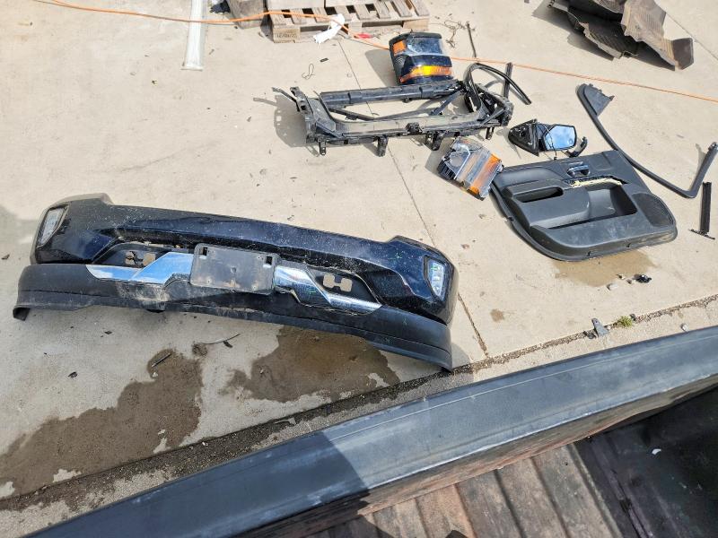 Photo 12 from auction – 2018 CHEVROLET SILVERADO with VIN 3GCUKREC9JG381573