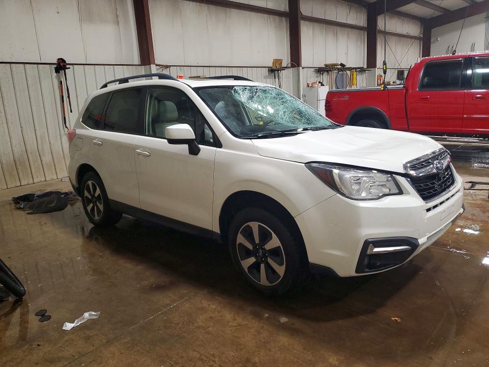 Photo 4 from auction – 2018 SUBARU FORESTER with VIN JF2SJAGC3JH473553