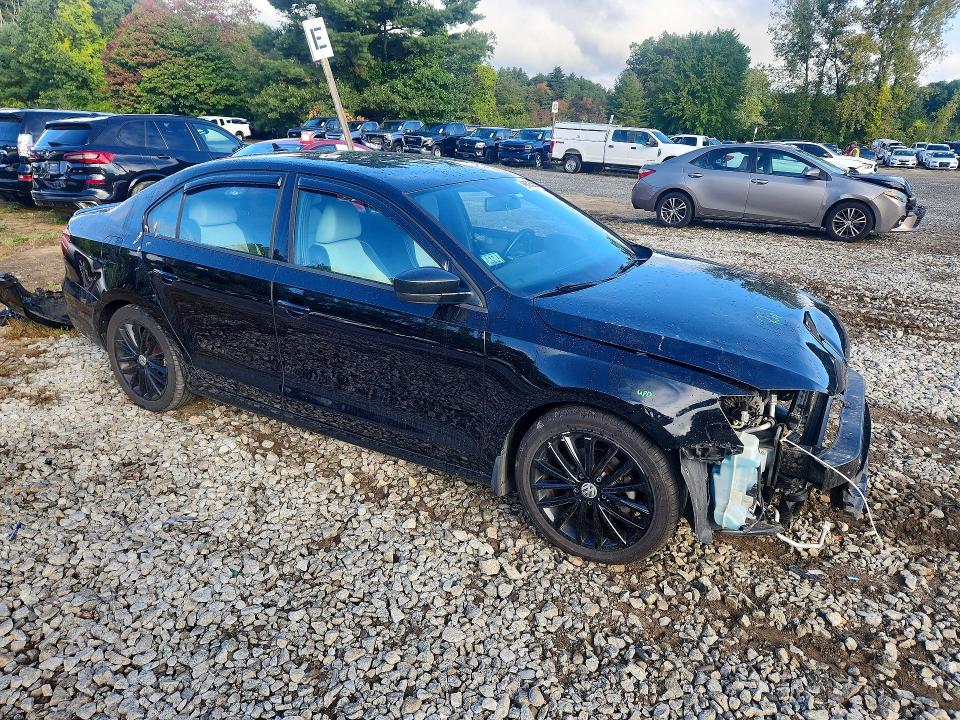 Снимка 4 от търг – 2016 VOLKSWAGEN JETTA с VIN 3VWB17AJXGM401436