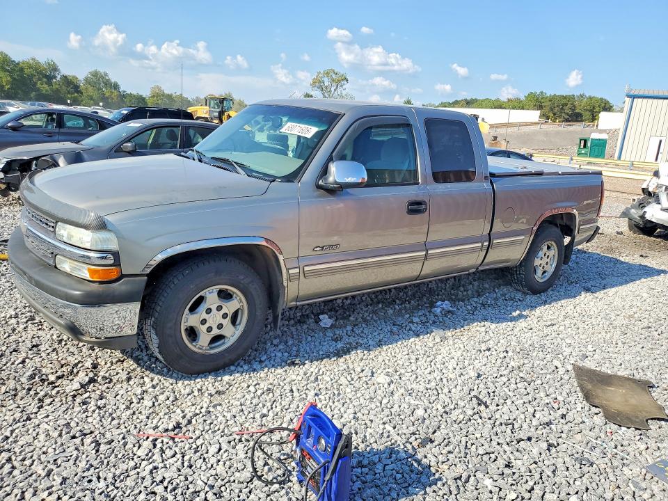 CHEVROLET SILVERADO 2000 with VIN 2GCEC19V4Y1357263 - Photo from auction