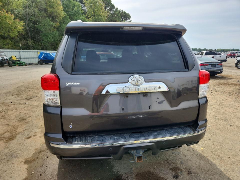 Photo 6 from auction – 2011 TOYOTA 4RUNNER with VIN JTEZU5JR6B5025136