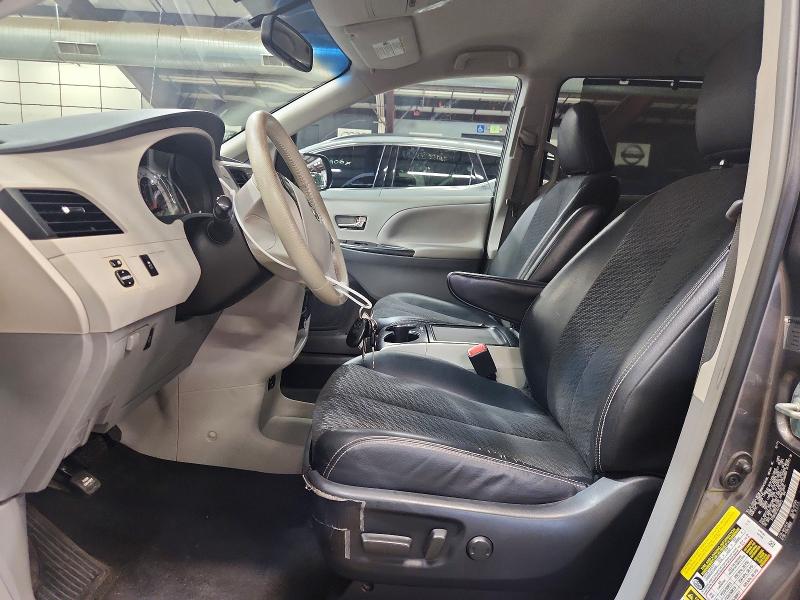 Photo 7 from auction – 2012 TOYOTA SIENNA with VIN 5TDXK3DC4CS188473