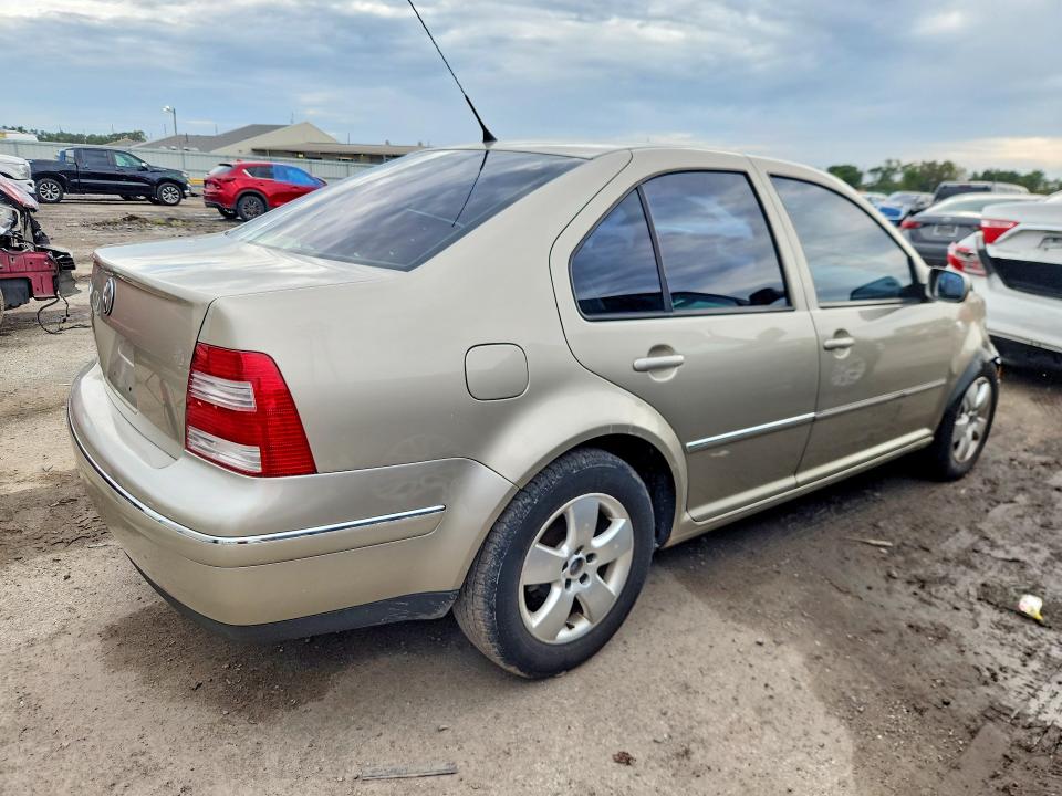 Снимка 3 от търг – 2005 VOLKSWAGEN JETTA с VIN 3VWSK69M05M057652