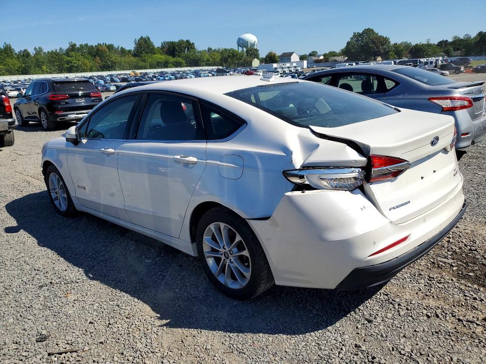Zdjęcie 2 z aukcji – 2019 FORD FUSION z VIN 3FA6P0LU5KR157939