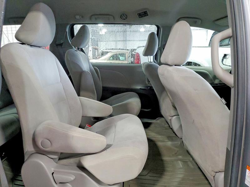 Photo 10 from auction – 2017 TOYOTA SIENNA with VIN 5TDZZ3DC8HS886886