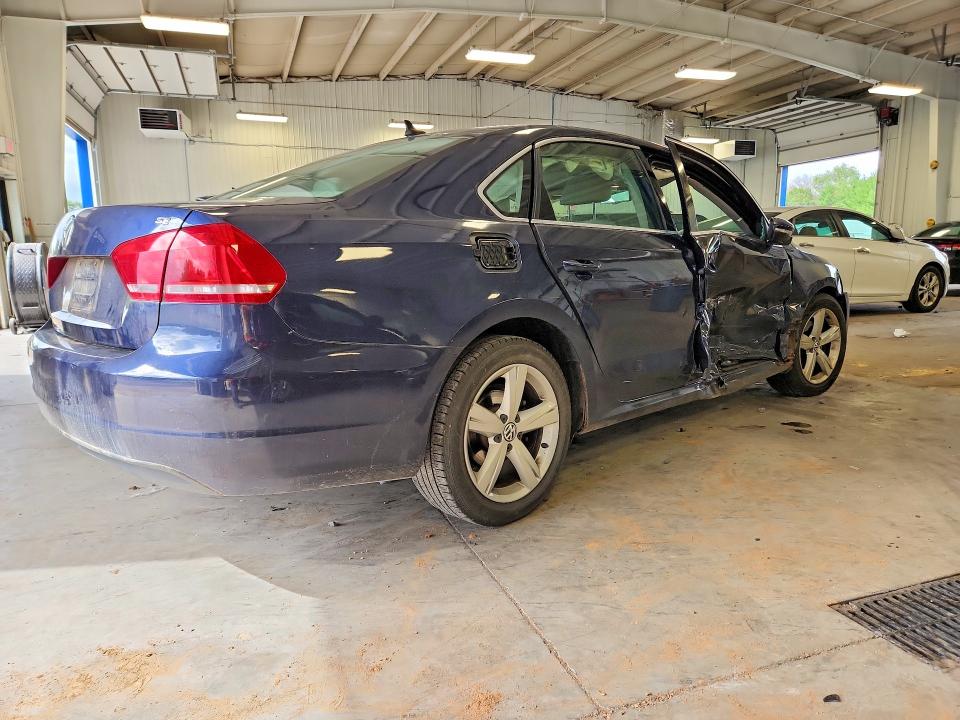 Снимка 3 от търг – 2012 VOLKSWAGEN PASSAT с VIN 1VWBH7A3XCC045305