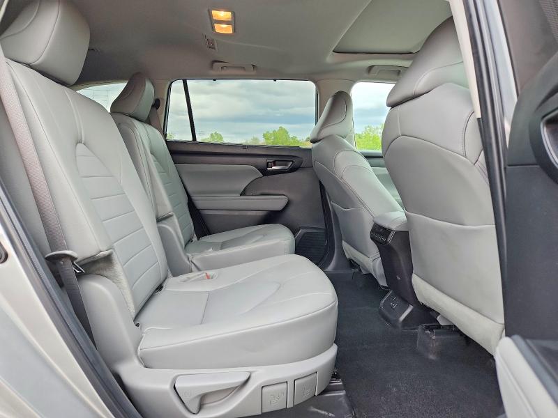 Photo 11 from auction – 2024 TOYOTA HIGHLANDER with VIN 5TDKDRBH8RS529372
