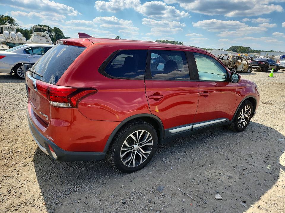 Снимка 3 от търг – 2017 MITSUBISHI OUTLANDER с VIN JA4AD3A30HZ022892