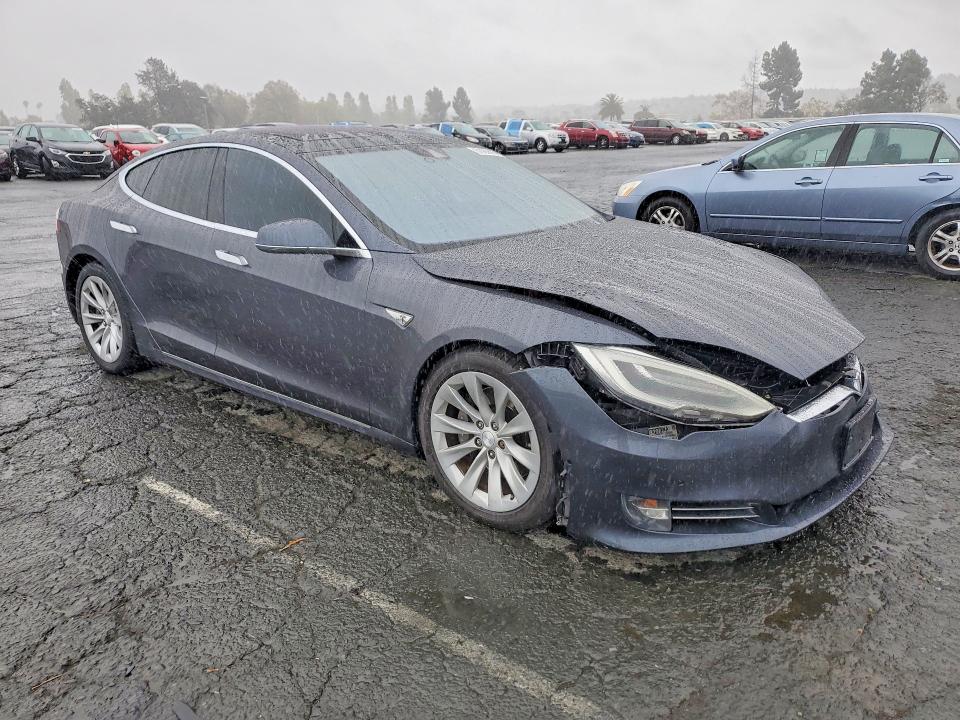 Photo 4 from auction – 2016 TESLA MODEL S with VIN 5YJSA1E26GF139518