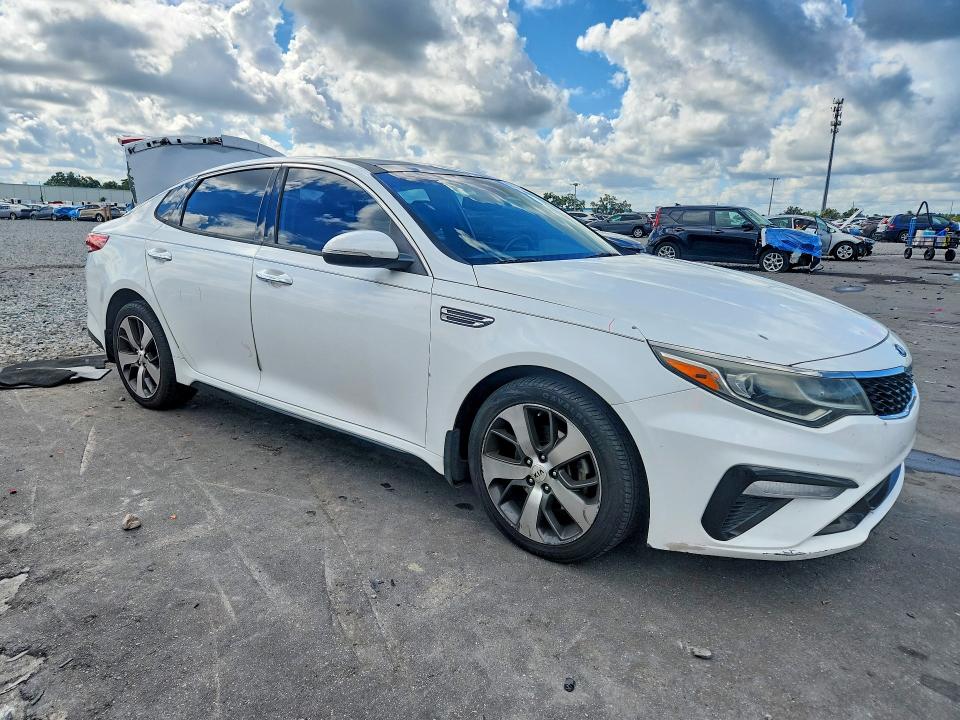 Photo 4 from auction – 2019 KIA OPTIMA with VIN 5XXGT4L30KG369137
