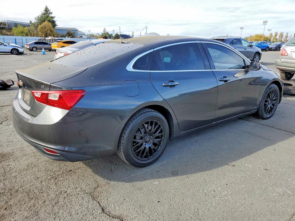 Photo 3 from auction – 2017 CHEVROLET MALIBU with VIN 1G1ZE5STXHF203203