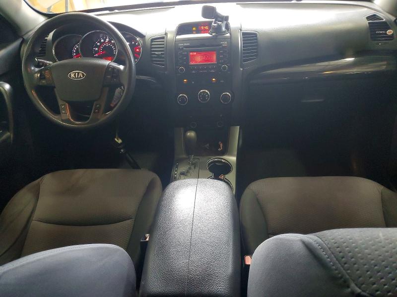 Photo 8 from auction – 2011 KIA SORENTO with VIN 5XYKT3A16BG127776