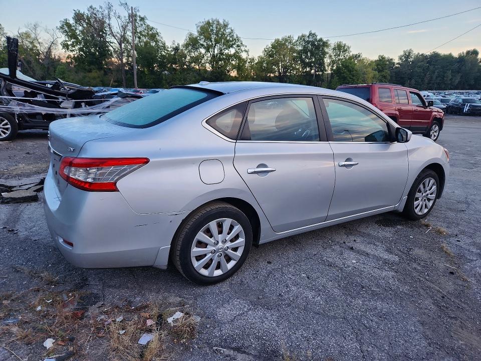 Снимка 3 от търг – 2015 NISSAN SENTRA с VIN 3N1AB7AP2FY358012