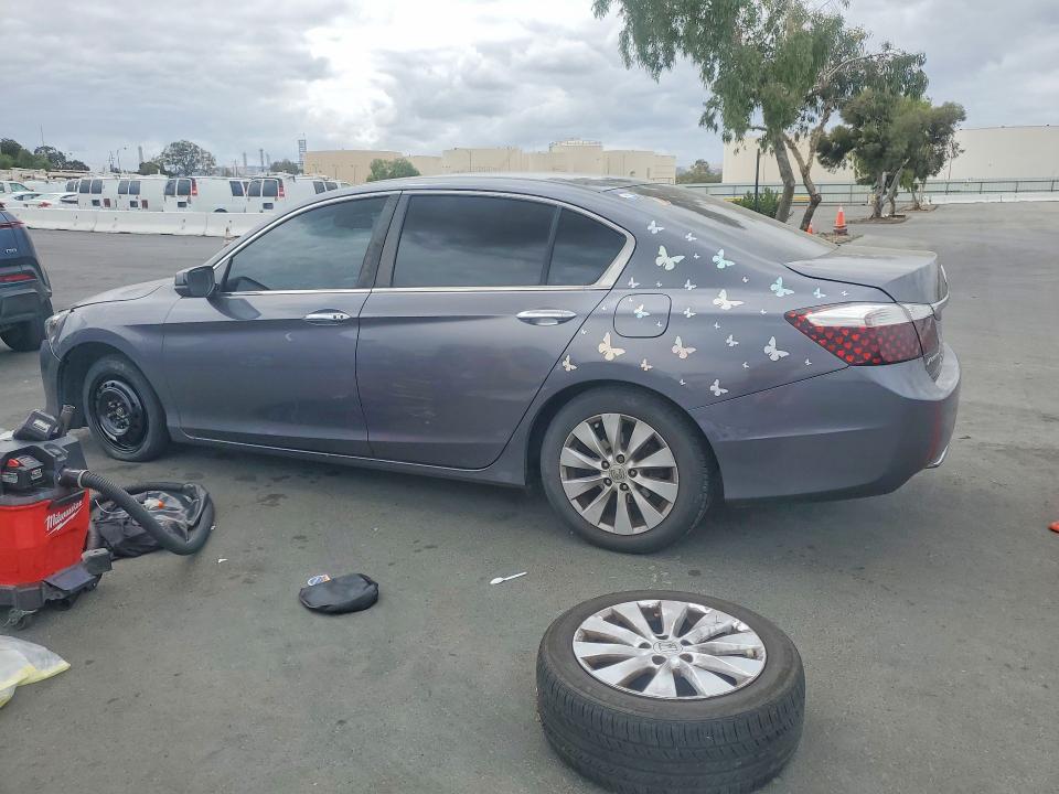 Photo 2 from auction – 2015 HONDA ACCORD with VIN 1HGCR2F74FA141127