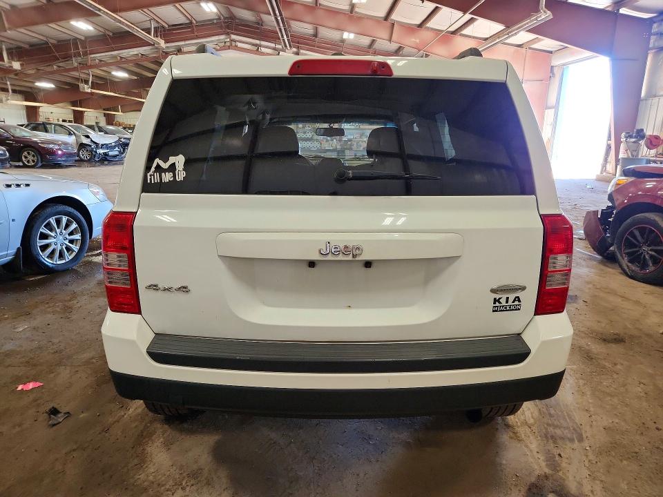 Снимка 6 от търг – 2017 JEEP PATRIOT с VIN 1C4NJRFB5HD174800