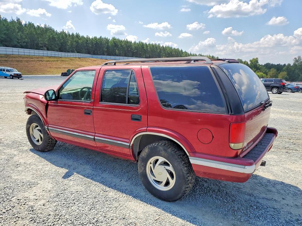 Photo 2 from auction – 1997 CHEVROLET BLAZER with VIN 1GNDT13W3V2186120